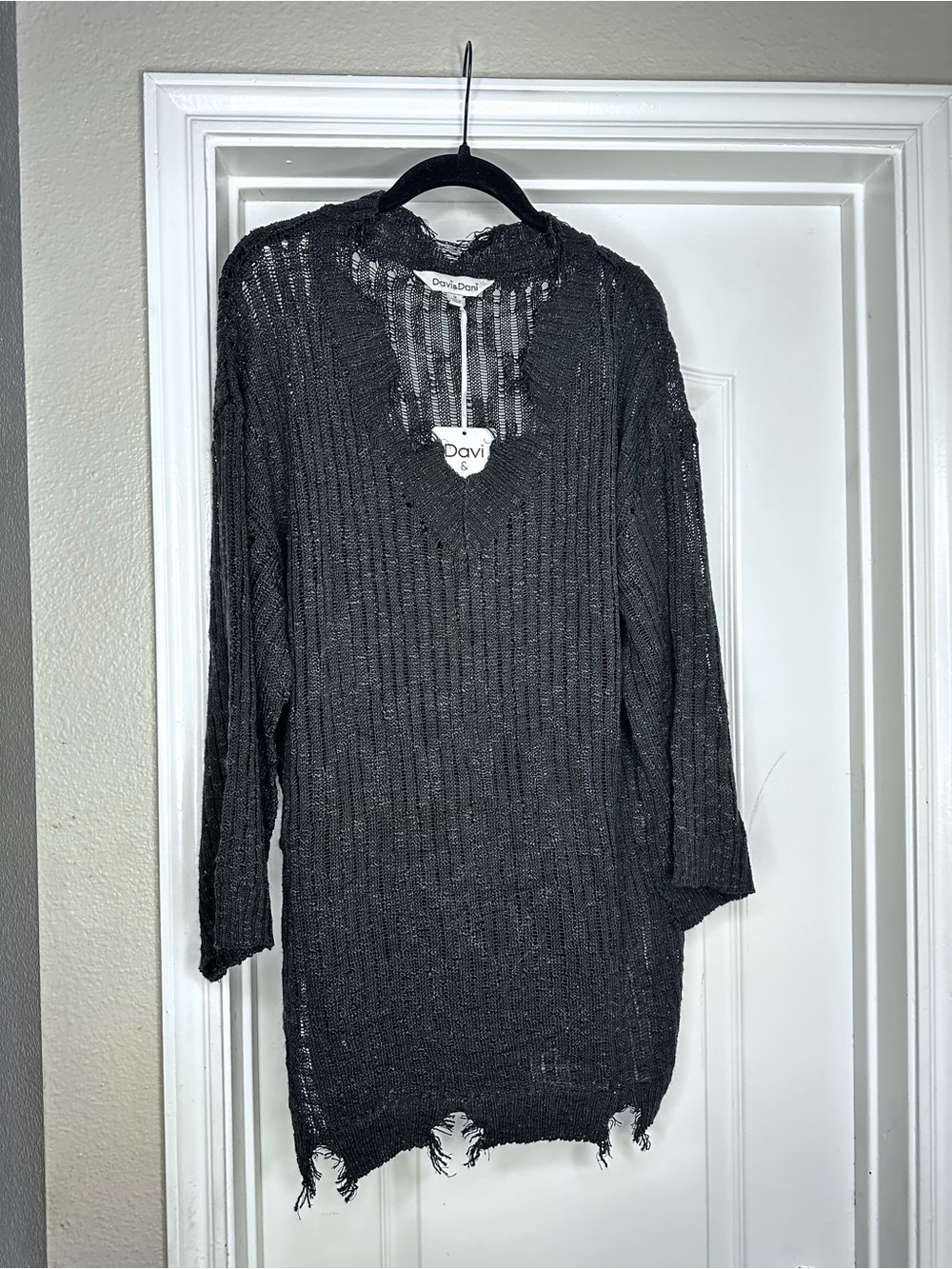 DAVI & DANI Black Distressed Knit Long Sleeve Top